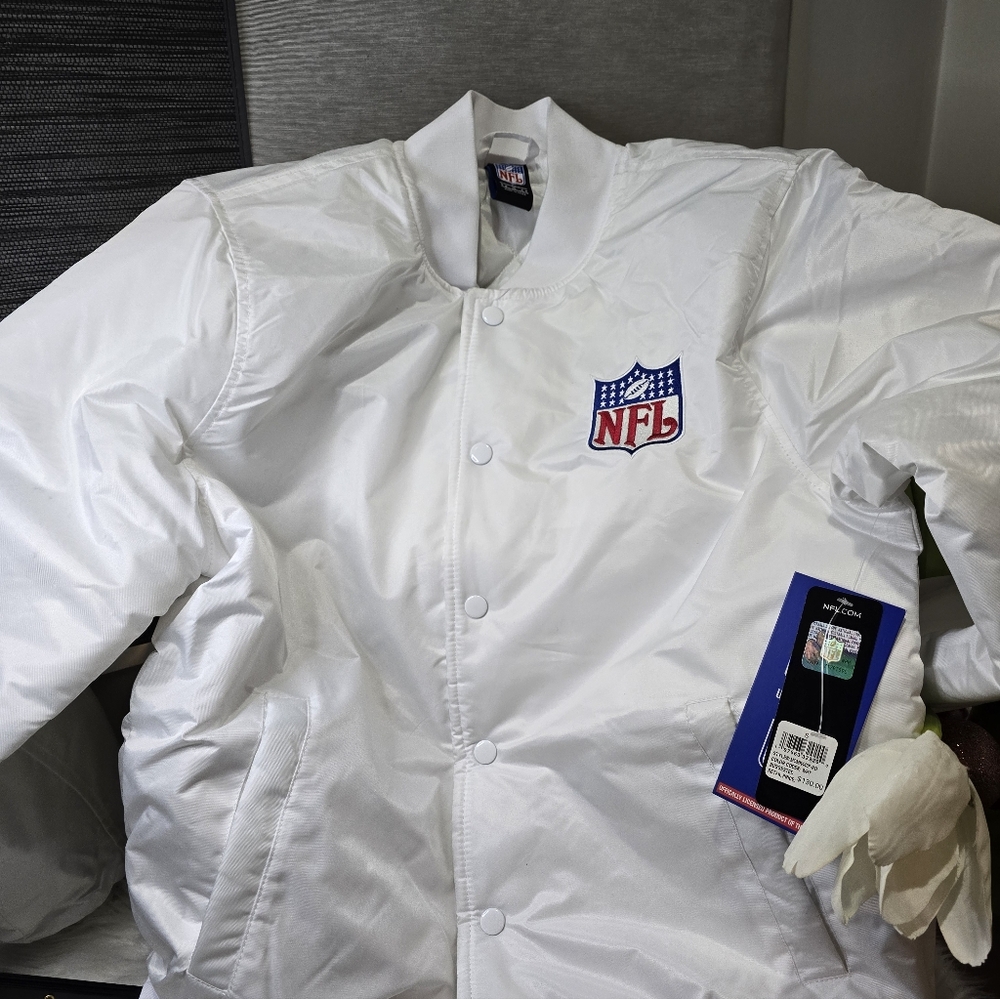 BNWT NFL BOMBER JACKET WHITE SZ S MEN